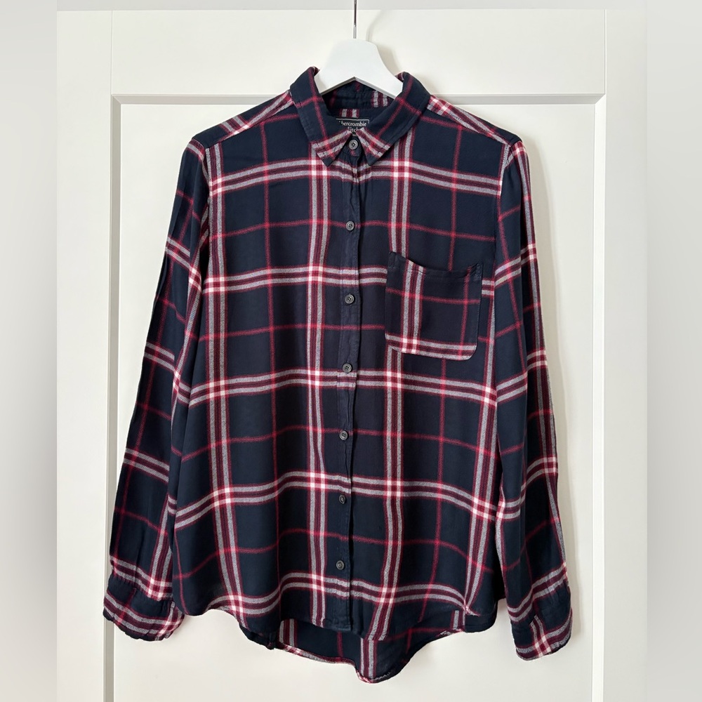 Abercrombie & Fitch Women’s Navy and Burgundy Plaid Shirt
